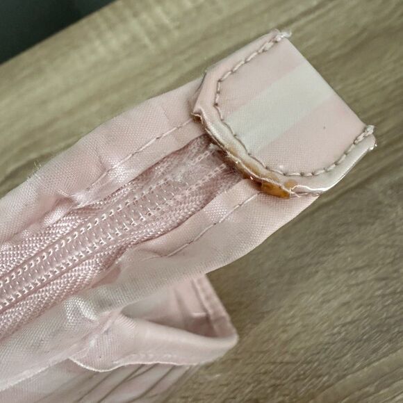 Vintage Y2K Victoria's Secret Pink Candy Stripe 7 Piece Makeup Travel Bag Set - Picture 4 of 15